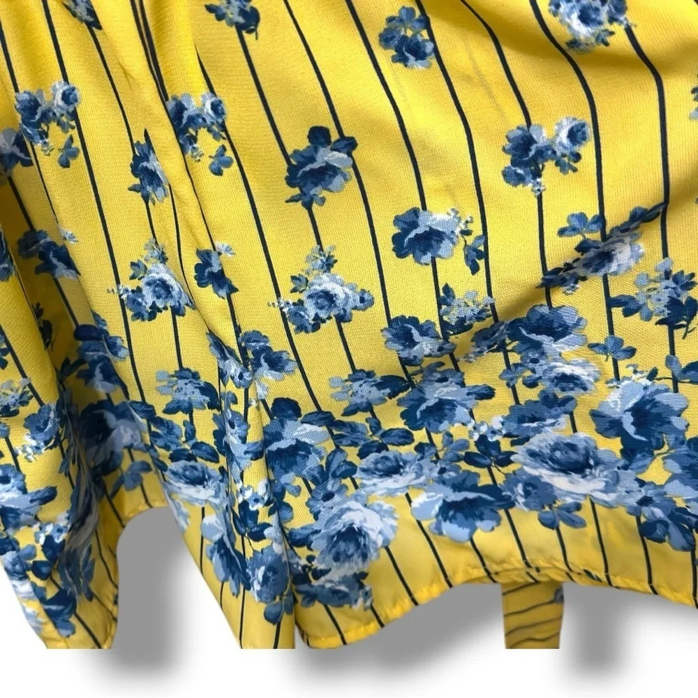 438 My Michelle | NWOT Yellow Floral Stripe Print Cold Shoulder Romper (Sz L)